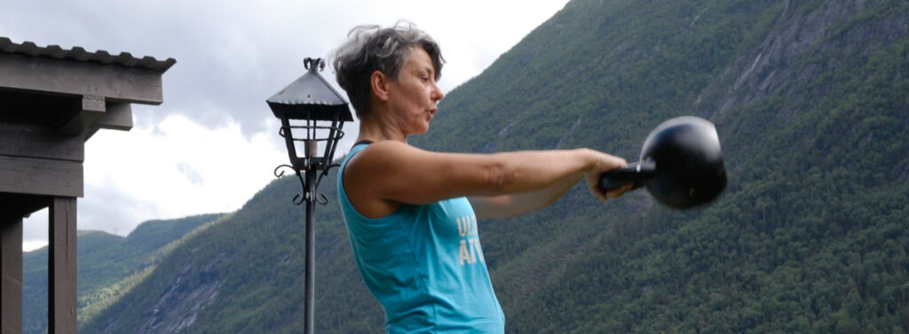 Kettlebell Swings zum Abnehmen, für Rückengesundheit und für mehr Power